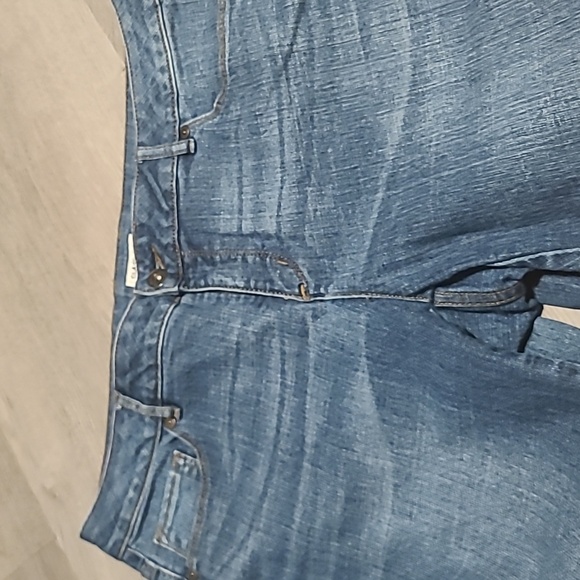 3/$15. Liz Claiborne ankle jeans size 14p - Picture 3 of 5